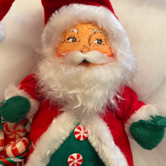ANNALEE Collectible Santa  9” Peppermint Santa with Basket - Picture 13 of 14